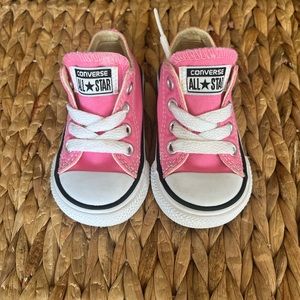 Baby pink Converse All Star shoe